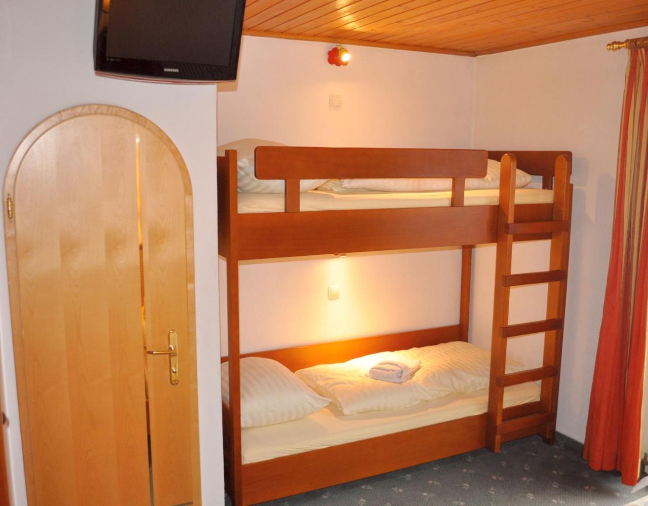 Das Christine Appartement Brixen im Thale Exterior photo